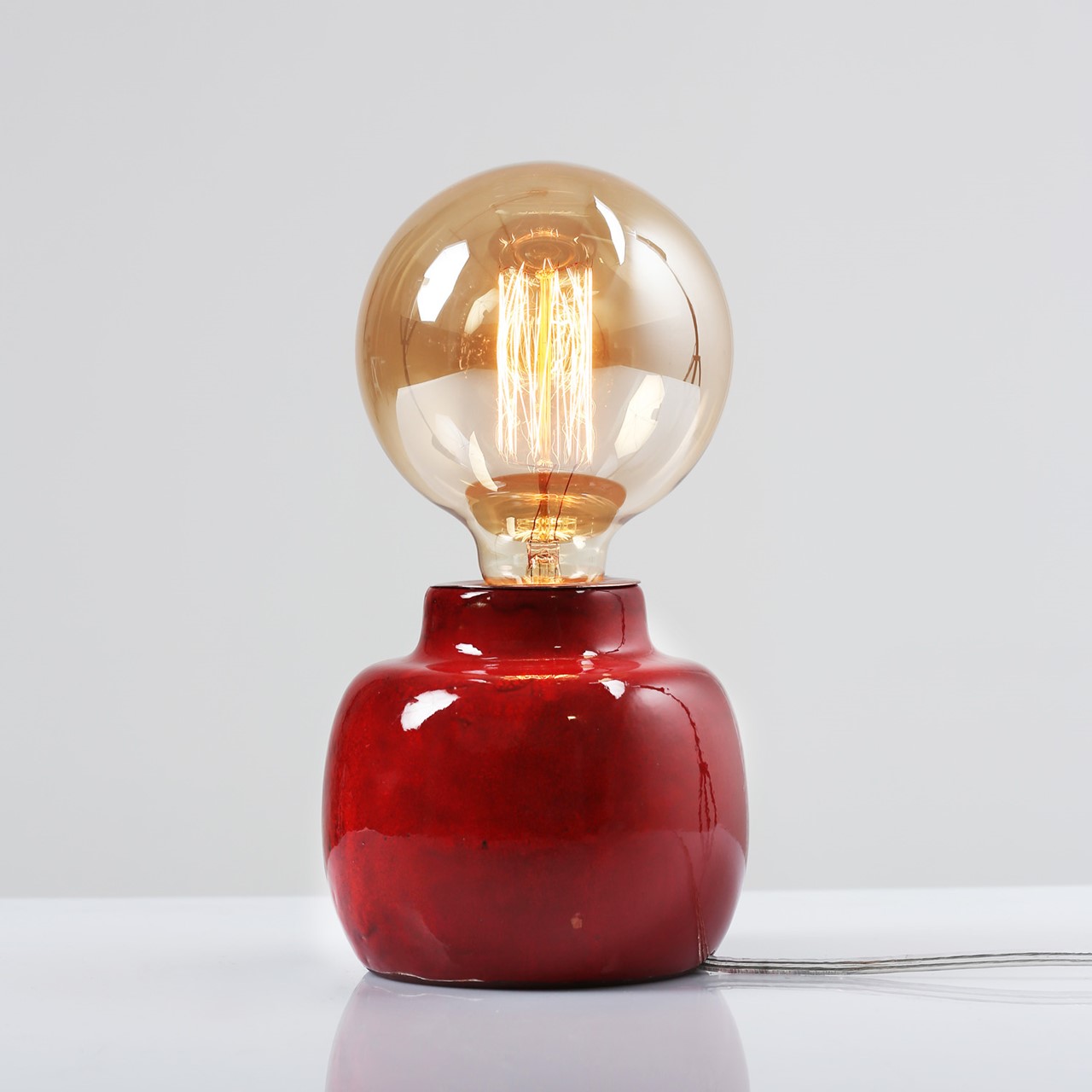 terra-red-ceramic-lamp