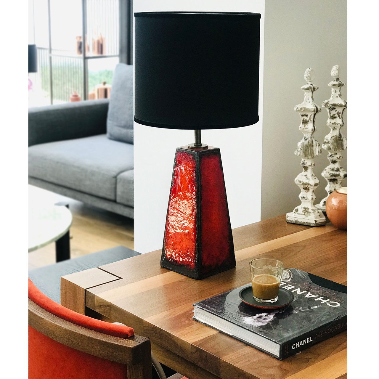triangle-red-ceramic-table-lamp