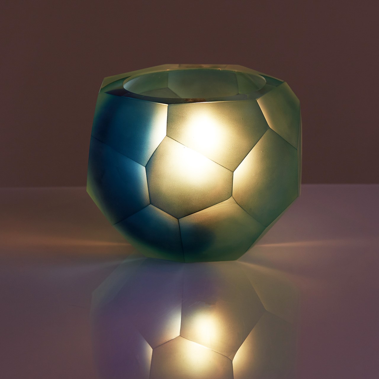 Emerald Masa Lambası (açık)'in resmi