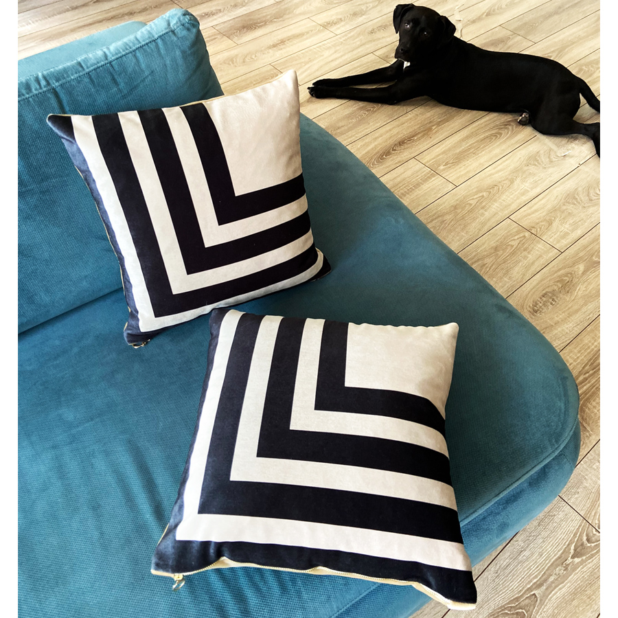 Picture of Stripes Velvet Pillow Set