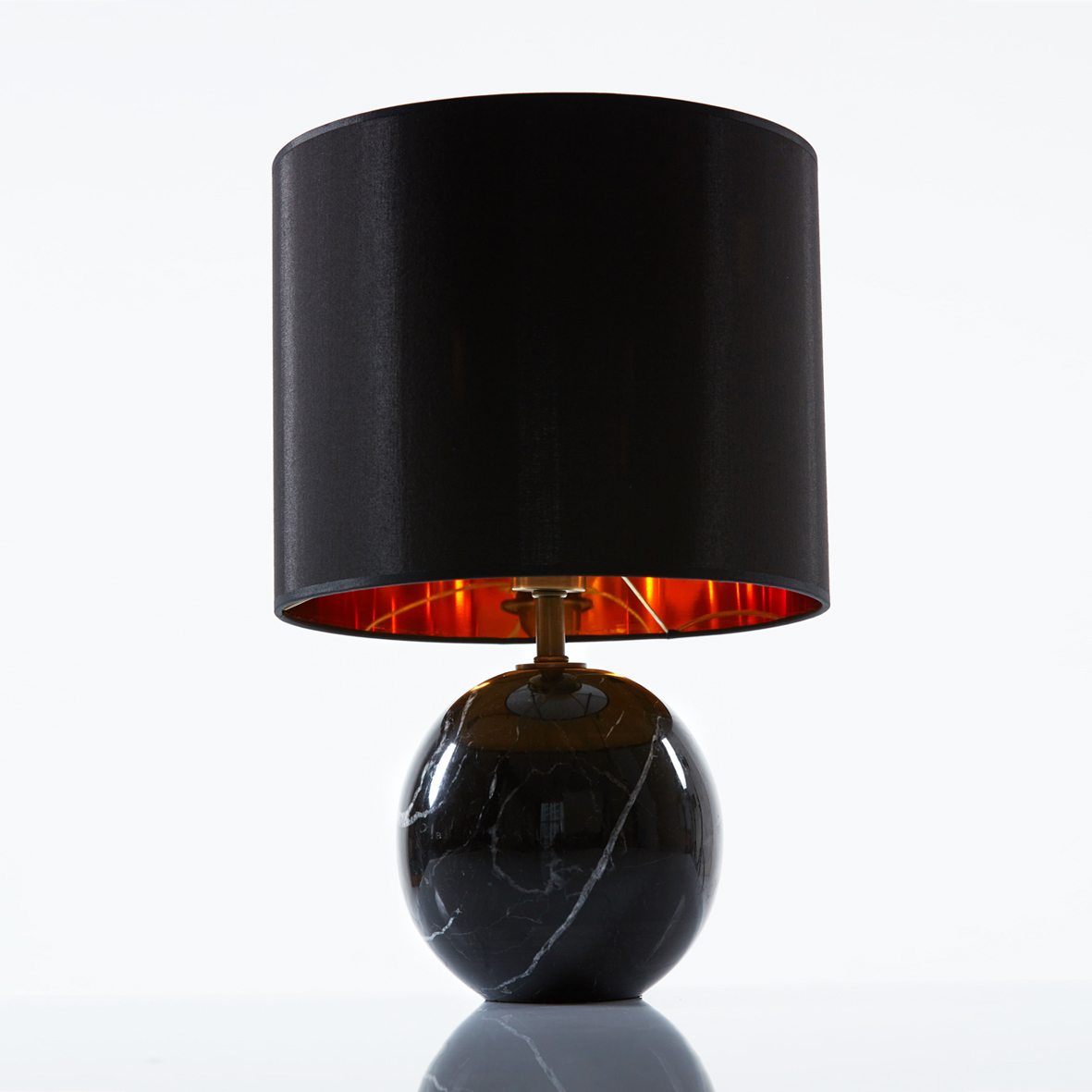 Picture of Round Black Table Lamp