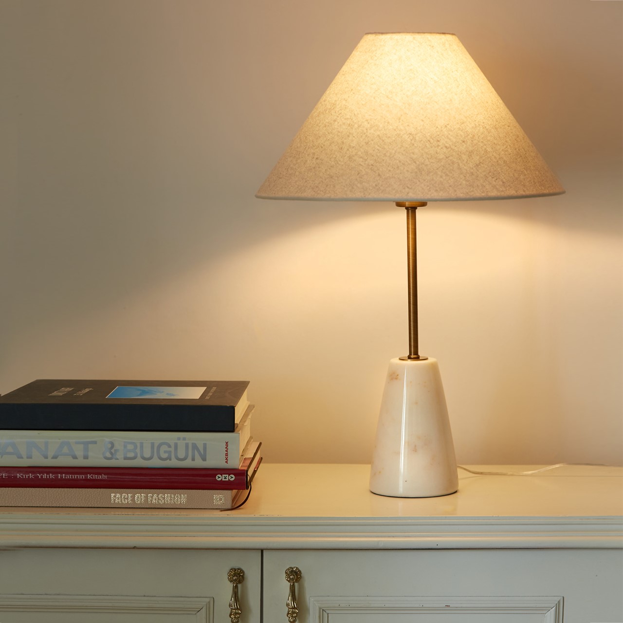 shorty-cone-white-table-lamp
